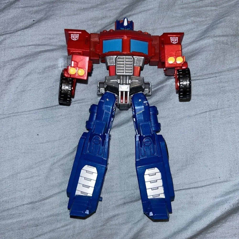 Transformers Generations - Cyber Series - Battalion Class Optimus Prime - 6